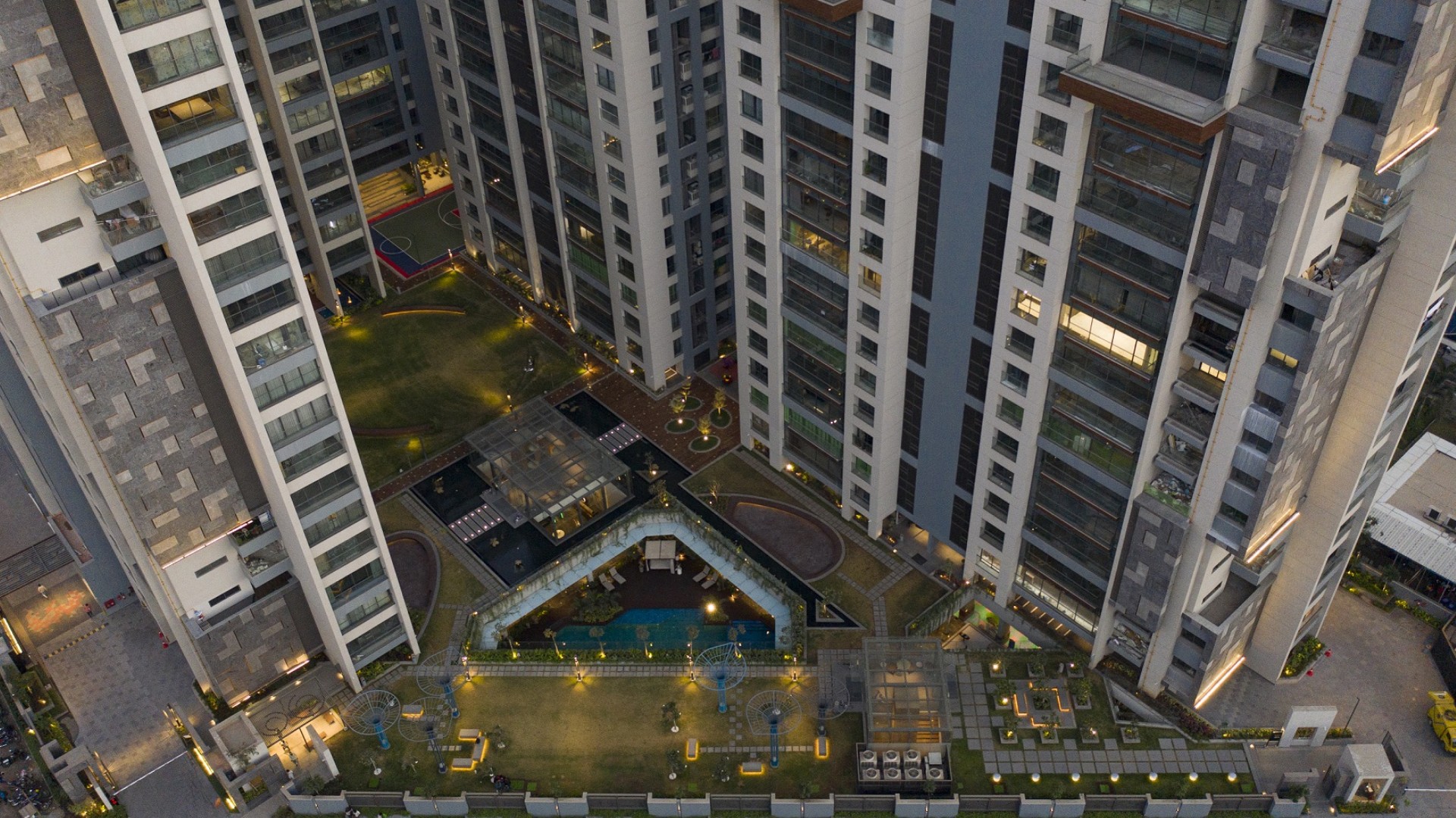 Buy 4,4.5 and 5 BHK Flats in surat | Sangini Arise